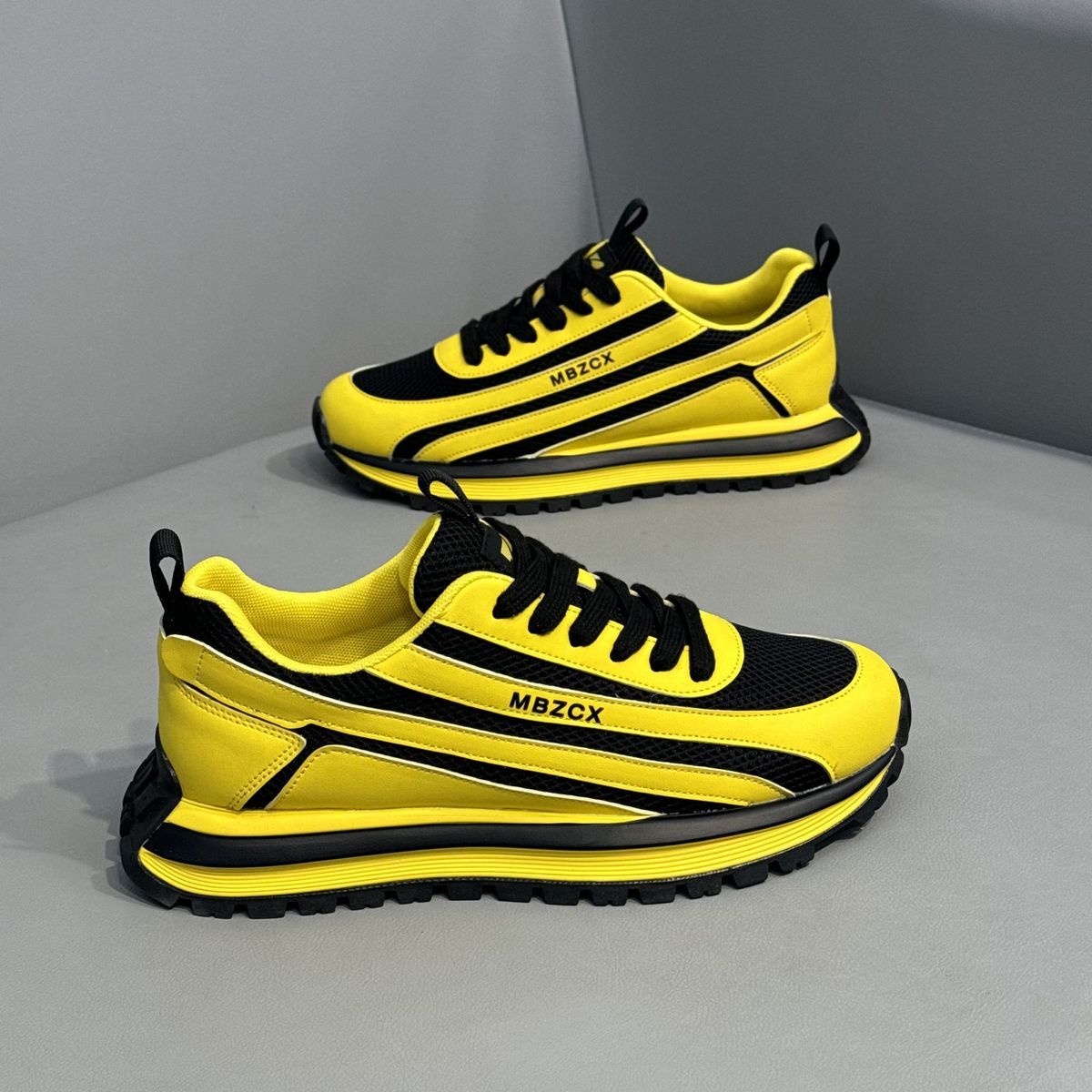 Badminton Shoes - أحذية رياضية رجالية شبكية قابلة للتنفس،