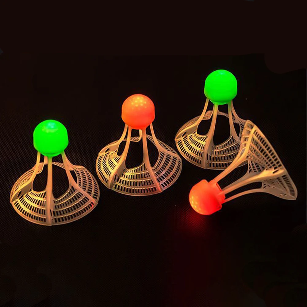كرة الريشة المتوهجة المقاومة ل - مراجعة Feather Shuttlecock وسعره